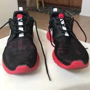 Black and Red Nike’s Size 5.5 youth